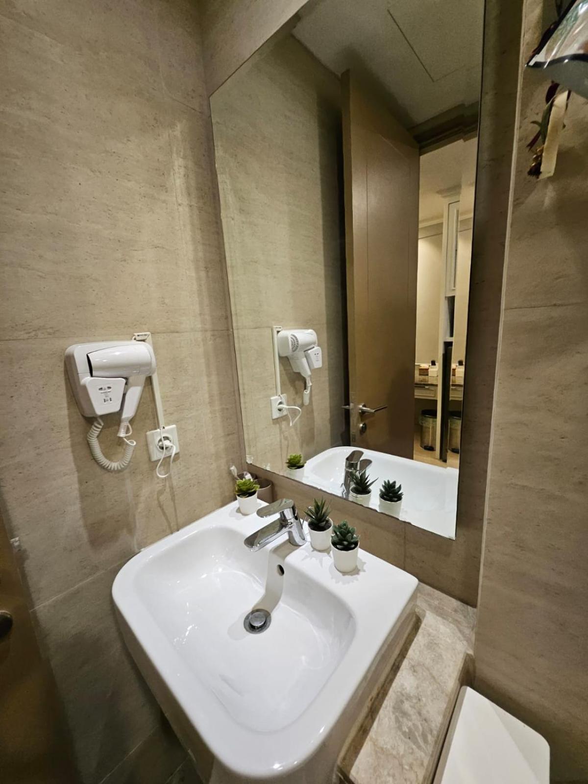 ג'קרטה Gold Coast Apartemen Pik By Dluxx מראה חיצוני תמונה